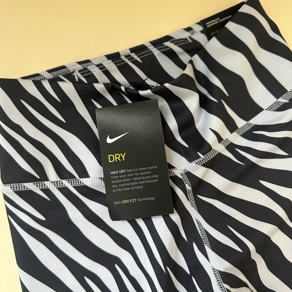 COPY - NIKE ONE WOMENS ICON CLASH 7/8 ZEBRA LEGGINGS XS